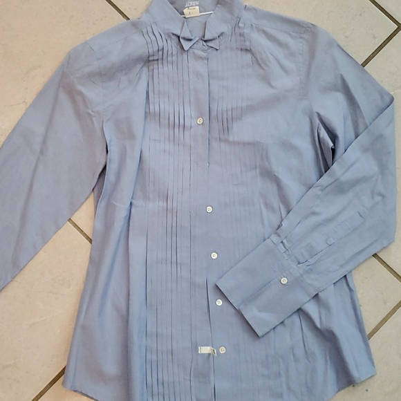 J. Crew Tops - J. Crew blue button down LIKE NEW size 8